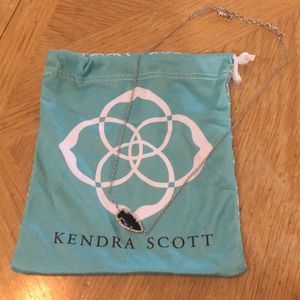 Kendra Scott necklace